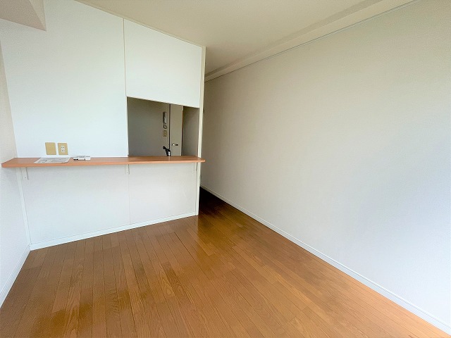 レオパレスＴｓｕｒｕｈａｒａ　２００１ リビング