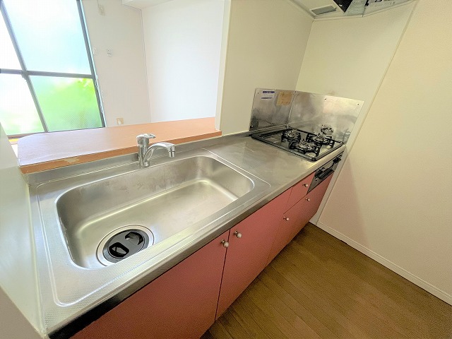 レオパレスＴｓｕｒｕｈａｒａ　２００１ キッチン