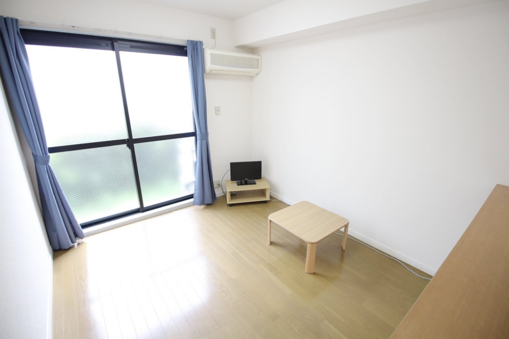 レオパレスシャルマンⅡ リビング