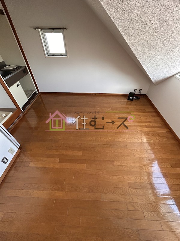 ルーブル リビング