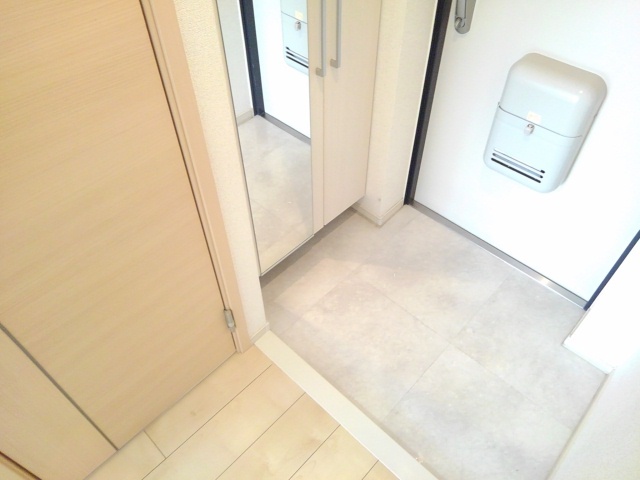 ル・ソレイユ 玄関