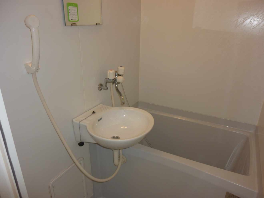 レオパレスラピスラズリ 風呂画像