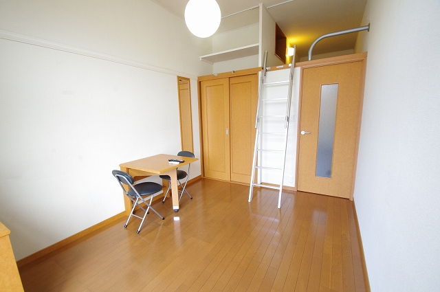 レオパレスアルデバラン ベッドルーム