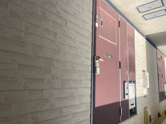 レオパレス豊中南Ⅲ 玄関