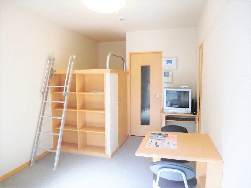 レオパレスあまがさき駅近 リビング