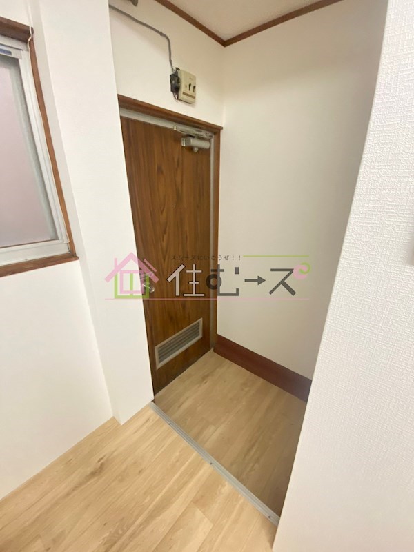 エイコーマンションA棟 玄関