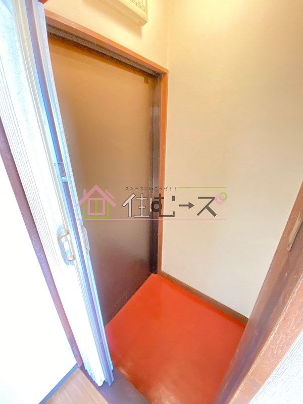 パレス丸岡 玄関