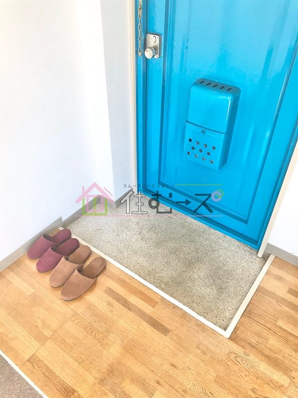 キューブ西加賀屋 玄関