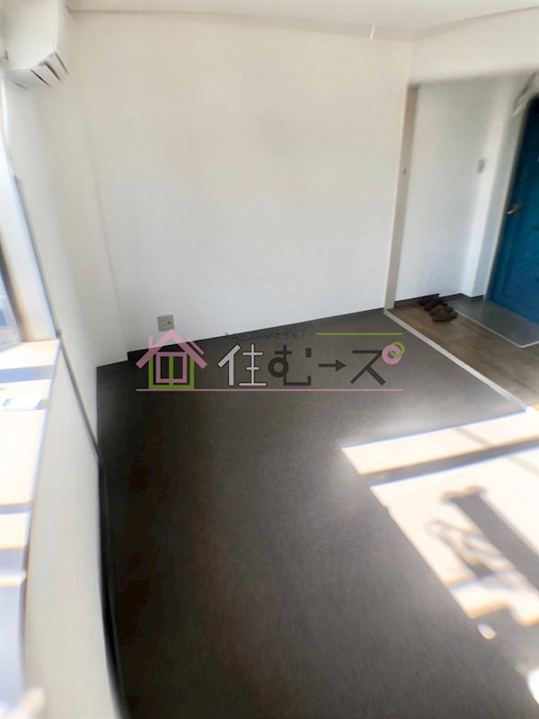 キューブ西加賀屋 リビング