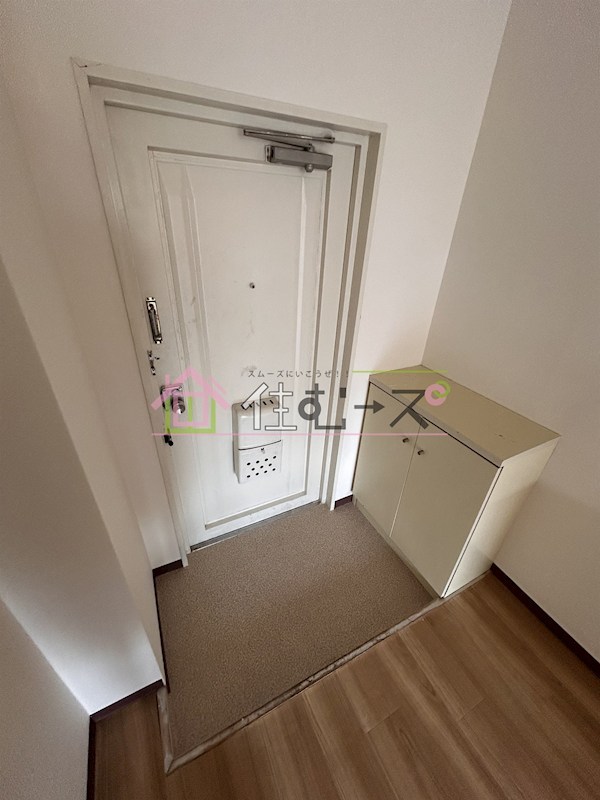 モアハイツ 玄関