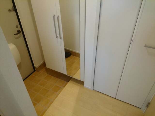 ラ・パルムドール 玄関