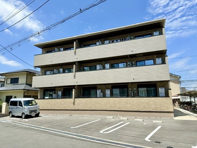 ドゥークス 外観