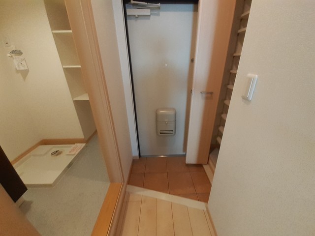 エストレージャ 玄関