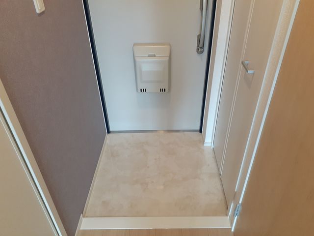 グラース滝井 玄関