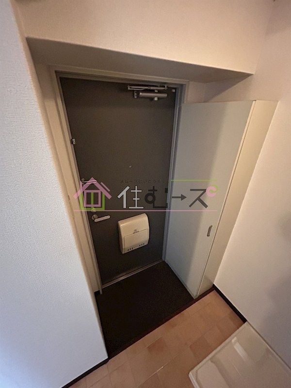 フロントリバー都島 玄関