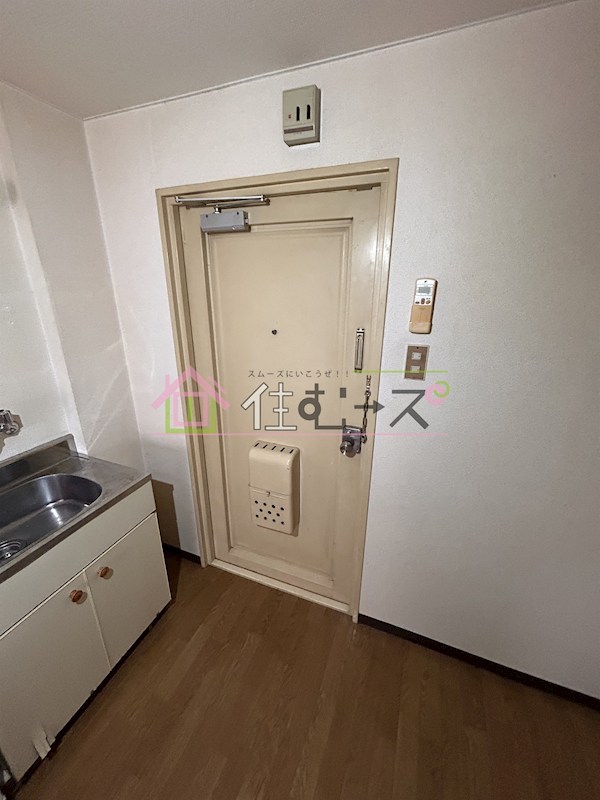 京橋ハイツ30 玄関