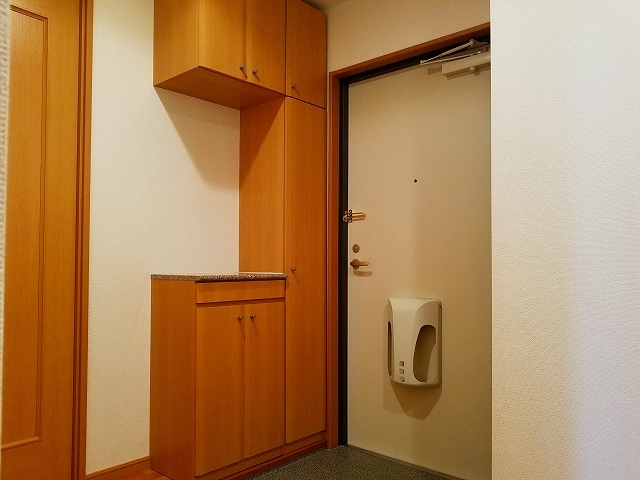 フォーリスト　リヴァー 玄関