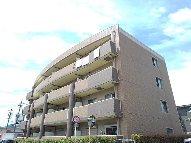 ノース・エクセレント・春日 外観