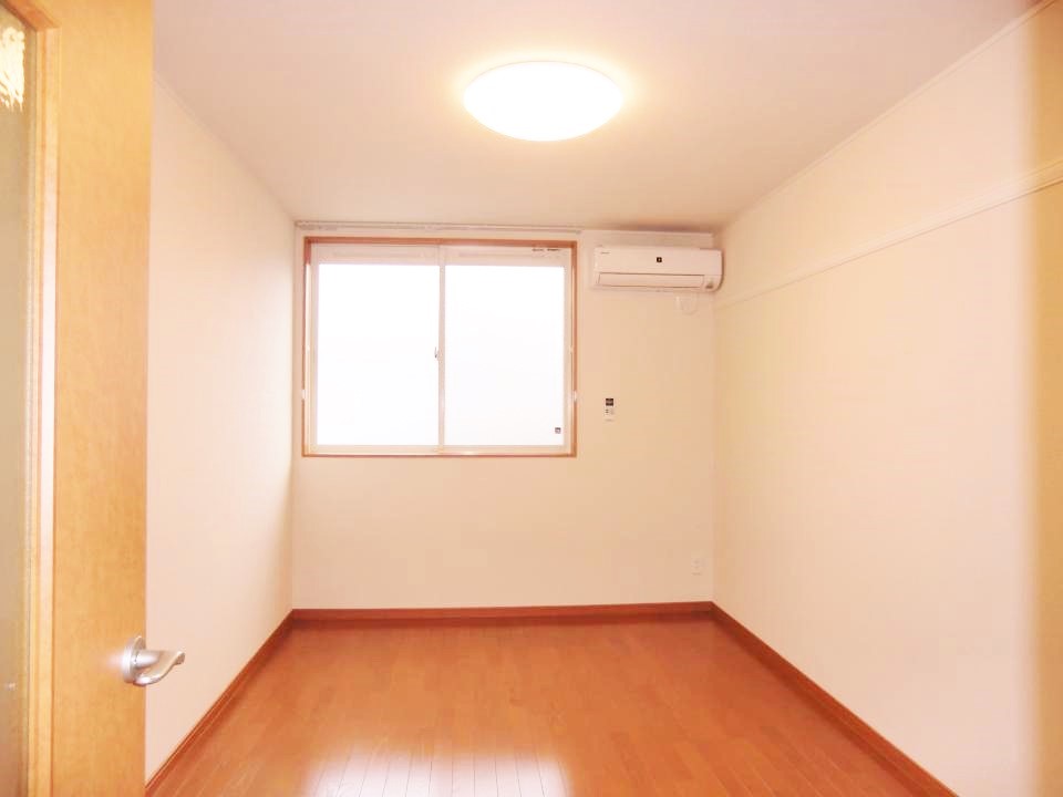 レオパレス近松Ⅱ ベッドルーム