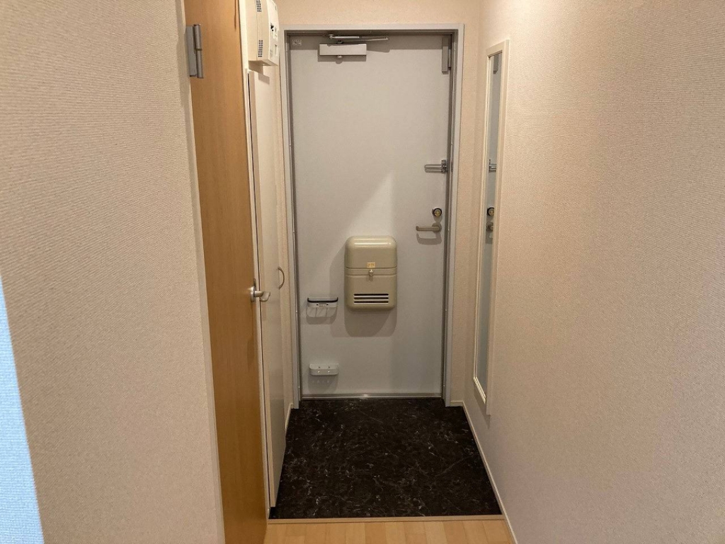 クレイノグランメゾン　アオイ 玄関