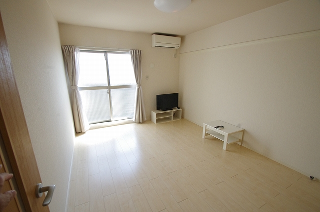 クレイノグランメゾン　アオイ リビング