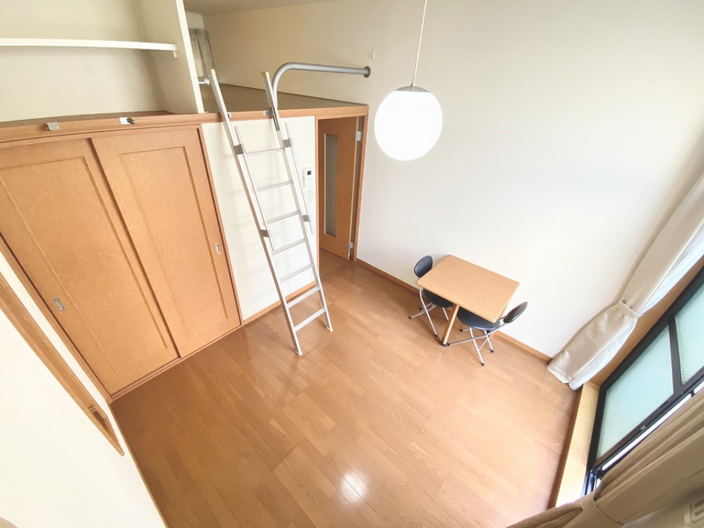 レオパレスＱ ベッドルーム