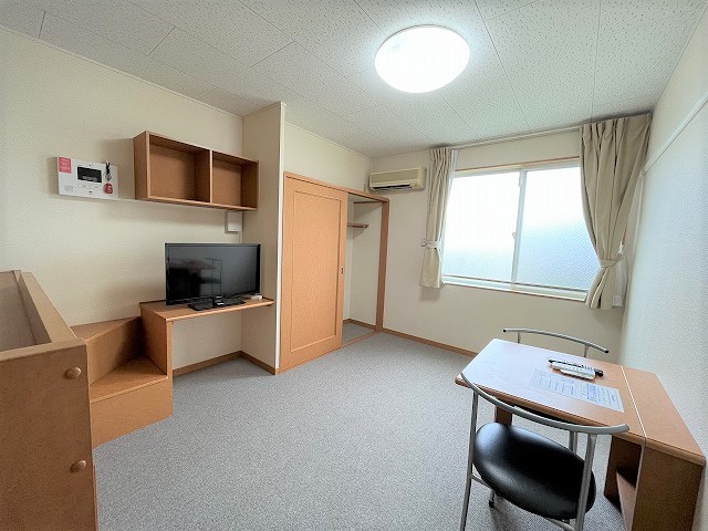 レオパレスアニマリート ベッドルーム