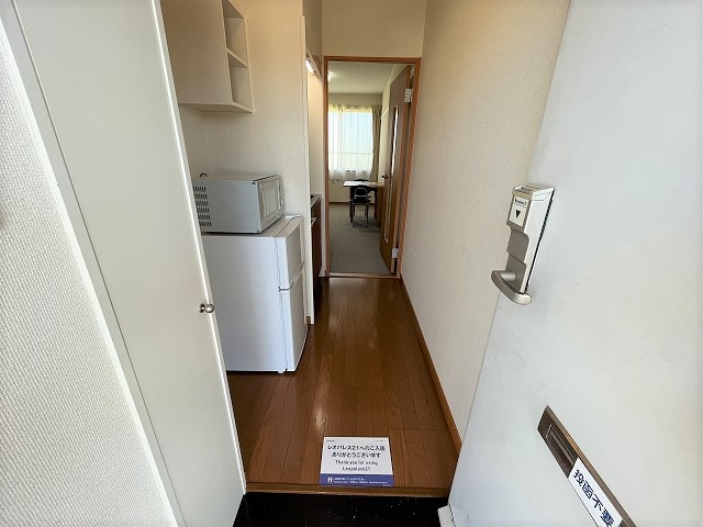 レオパレスカズⅠ 玄関