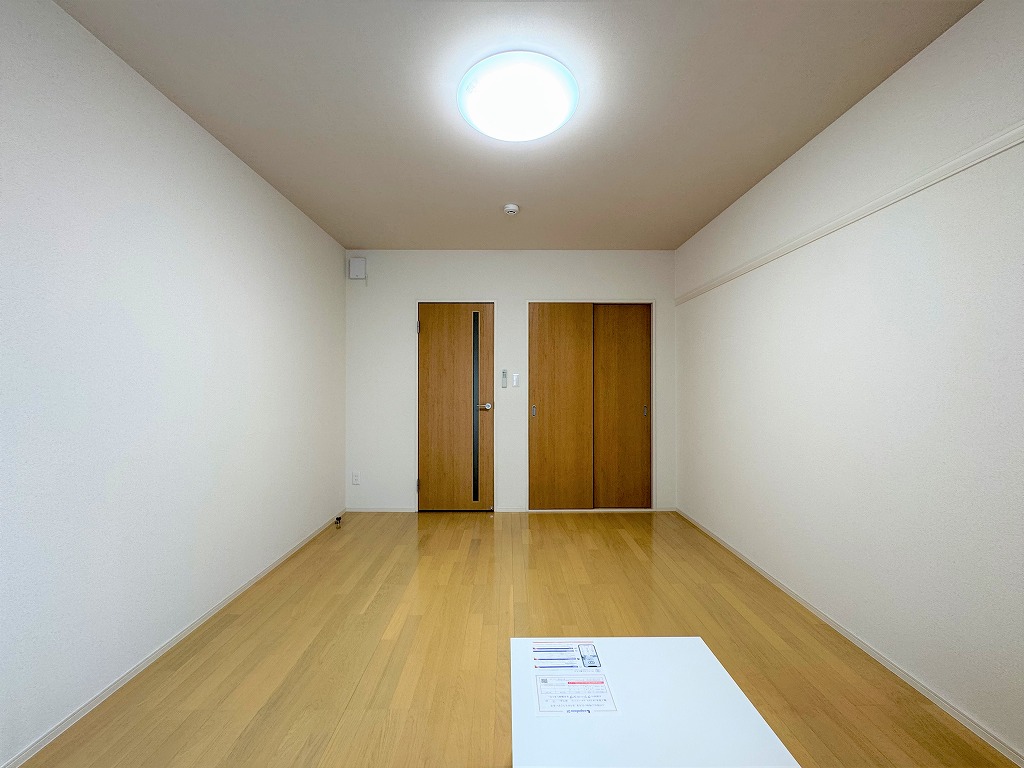 クレイノコンフォール杭瀬北新町 リビング