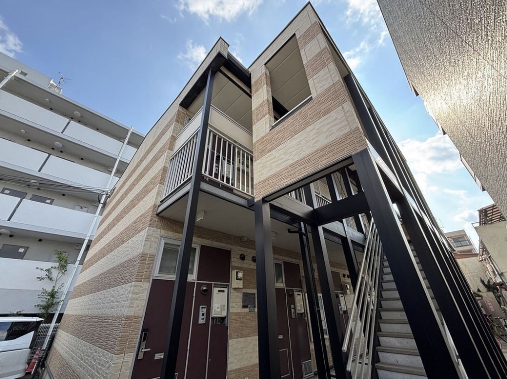 レオパレススプルース鳴尾 外観