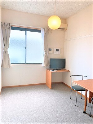 レオパレスオアシス山手 リビング