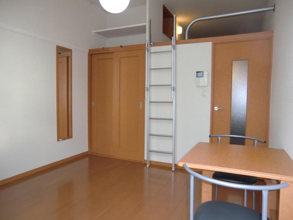 レオパレスｚｕｃｃａ リビング