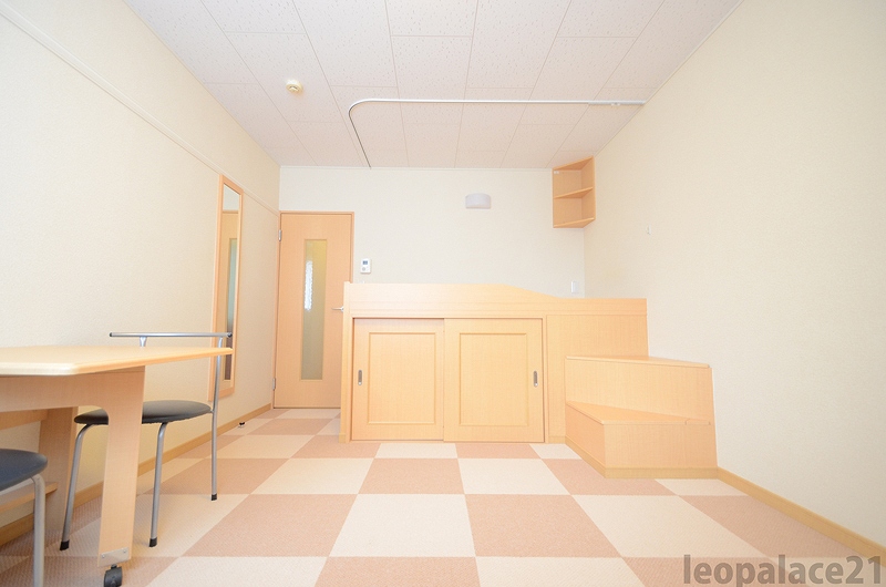 レオネクスト緑が丘 リビング