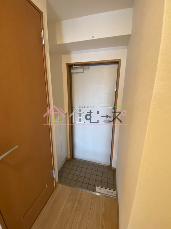 エムロード新大阪 玄関