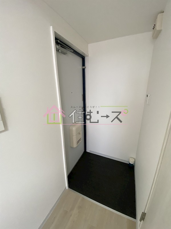 アンビション三和 玄関