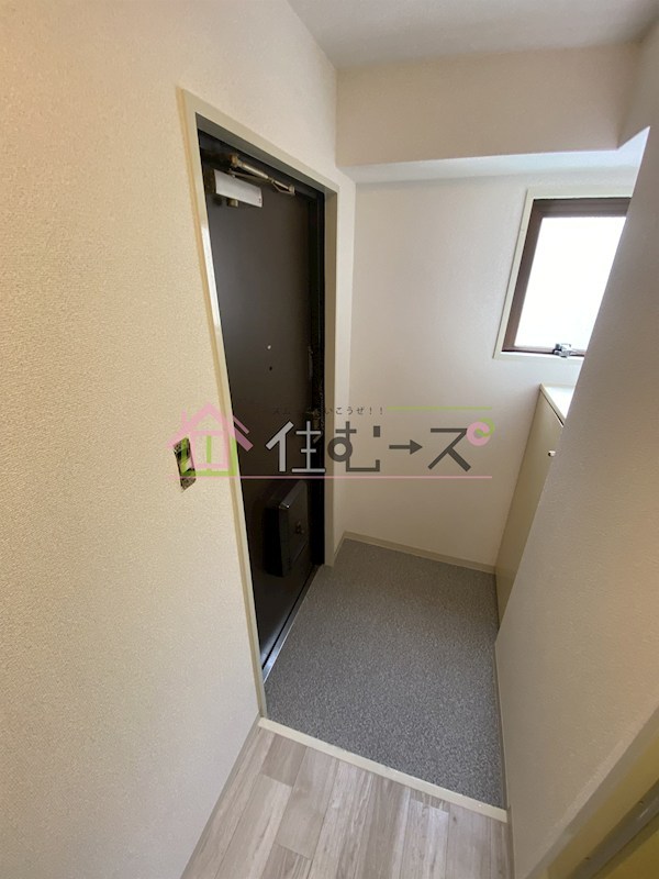 エムプリス上町 玄関