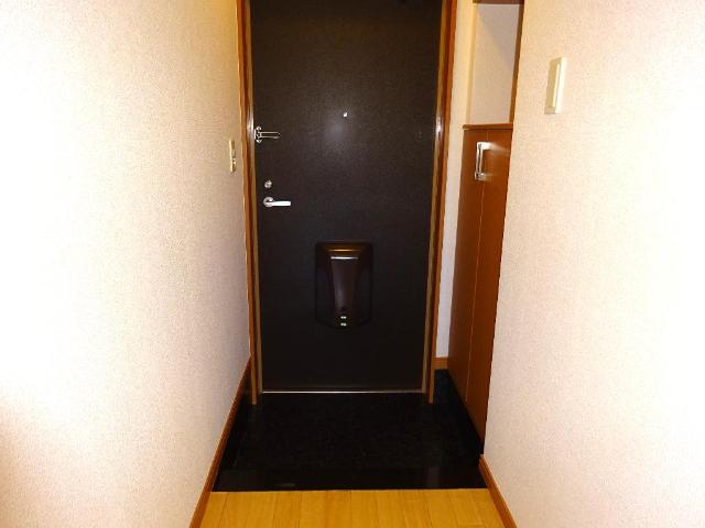 ソレイユ一条院 玄関