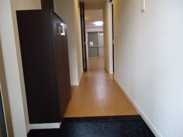 ロッシュ・フォーレ 玄関