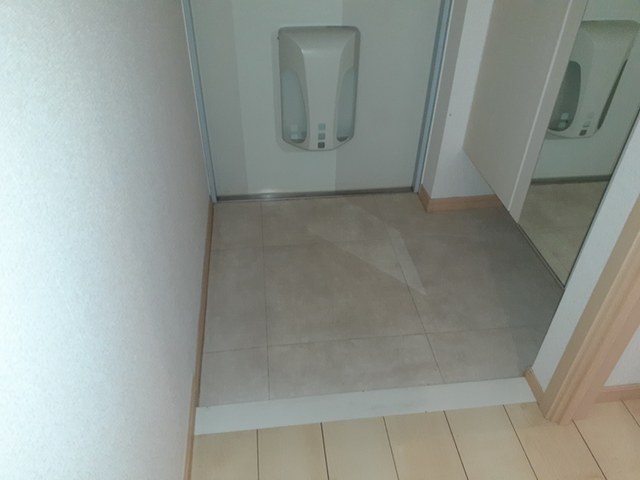 グレイスコート 玄関