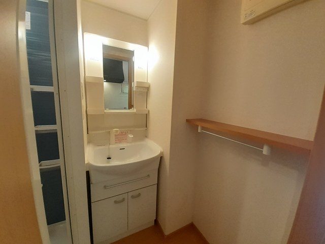 シャロルエヌ その他1