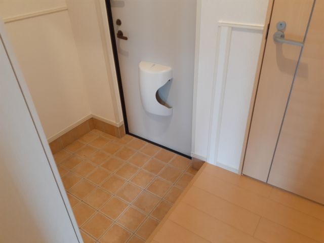 ノーブルＣ 玄関