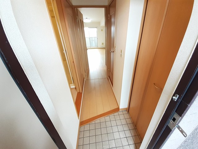 クレメント昆陽 玄関