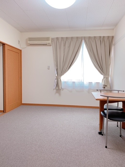 レオパレスコスモガーデン ベッドルーム