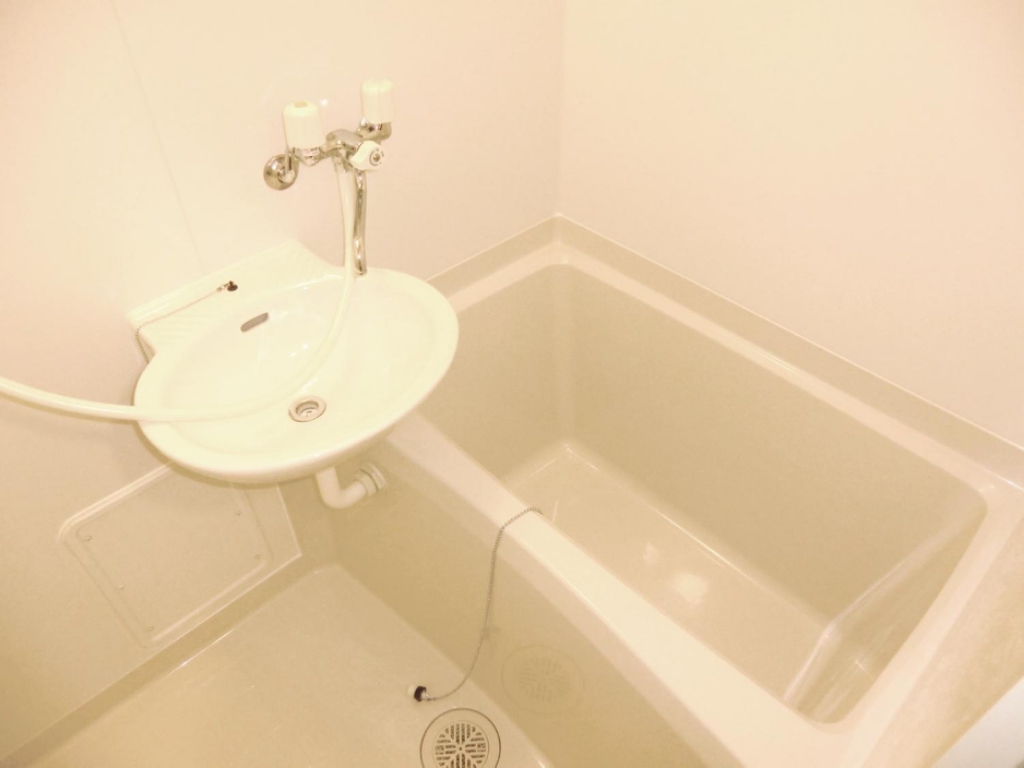 レオパレスコスモガーデン 風呂画像