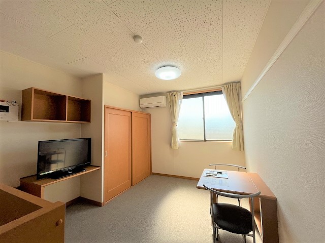 レオパレス二田 リビング