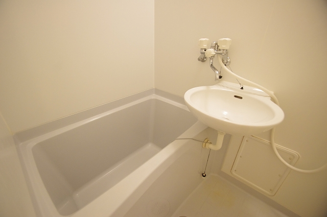 レオパレスＣｏｚｚｙＣｏｒｔ 風呂画像