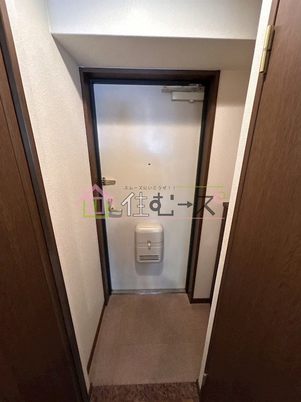 リーガル新大阪Ⅲ 玄関