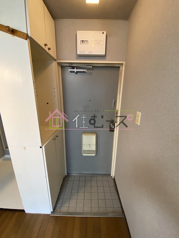 王仏マンション 玄関