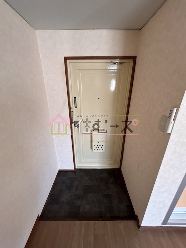 ストロング第1新大阪 玄関