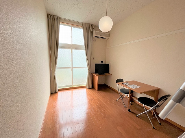 レオパレス芳山荘Ⅰ リビング